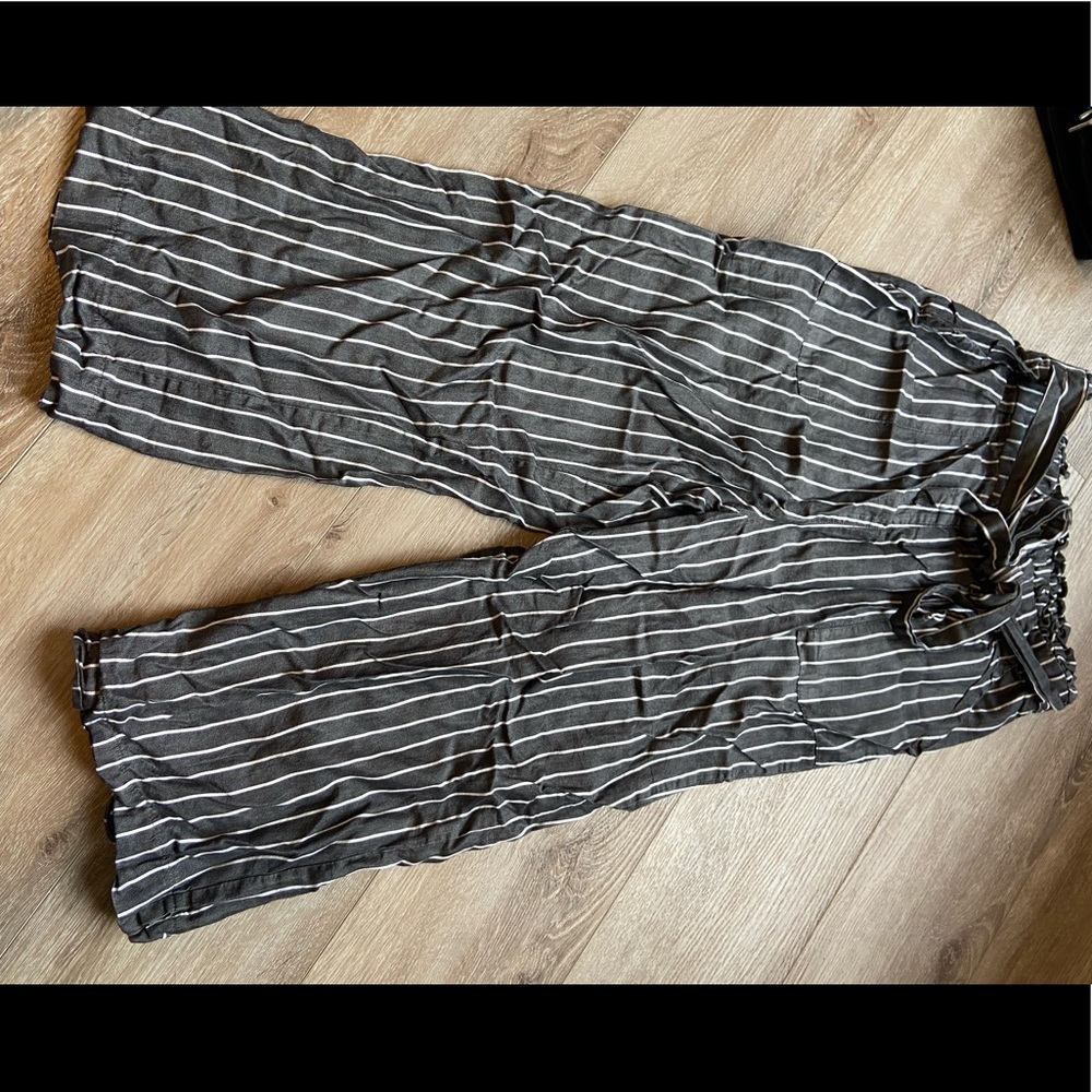 Ladies paper bag dress capris